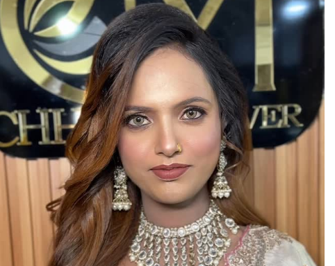 Seema Kanojiya: Age, Bio, Height, Facts & Internet Life